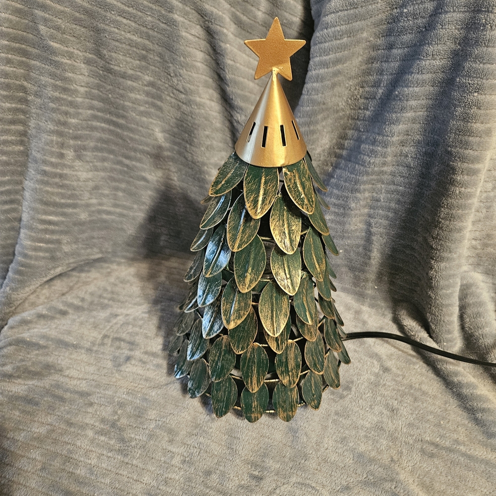 Scentsy All Aglow Large Green Tree Wax Warmee